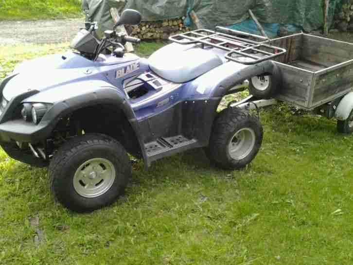 Quad mit Anhänger