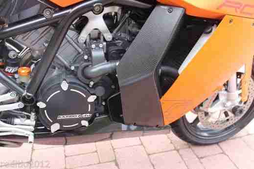 RC 8 - Acrapovic Carbon Verkleidung - KD neu