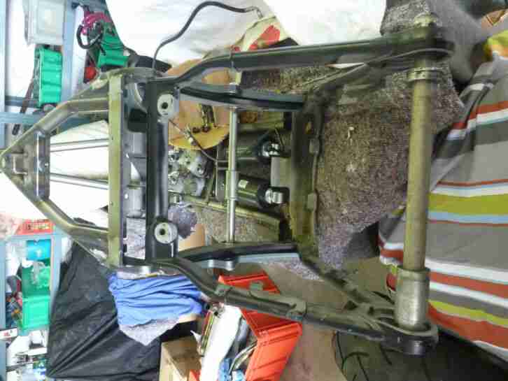 Rollendes Harley Chassi mit V u. G Rahmen für Softail ansehen