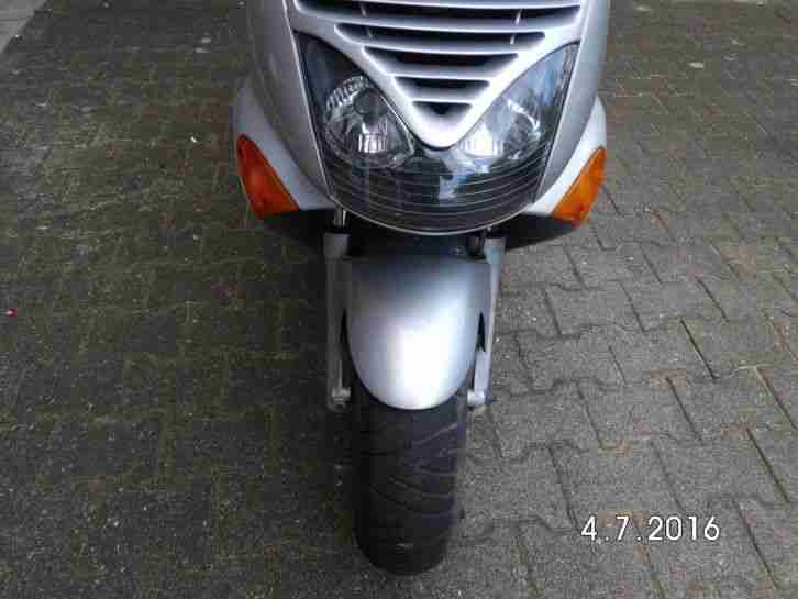 Roller 125er Aprilia Leonardo