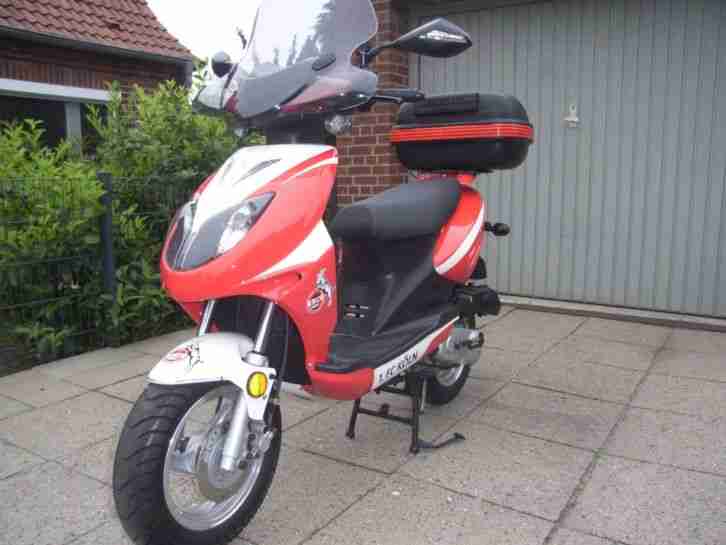 Roller 50 ccm rot - weiß - schwarz 45 km/h