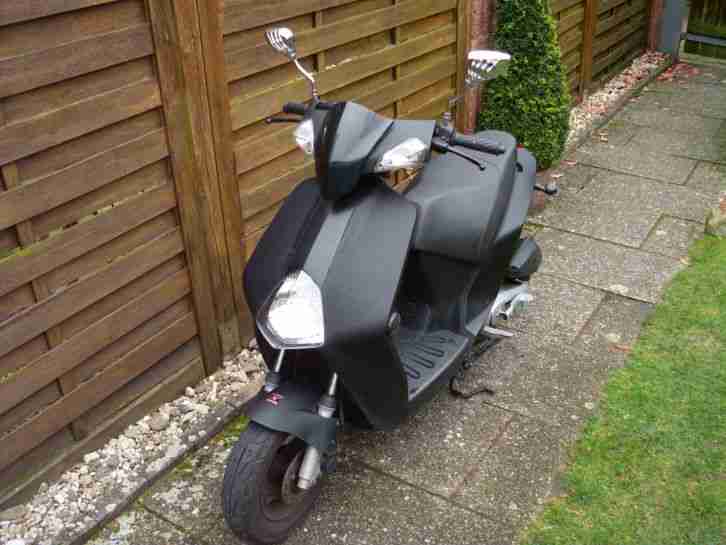 Roller 50ccm guter Zustand Motorroller 50er