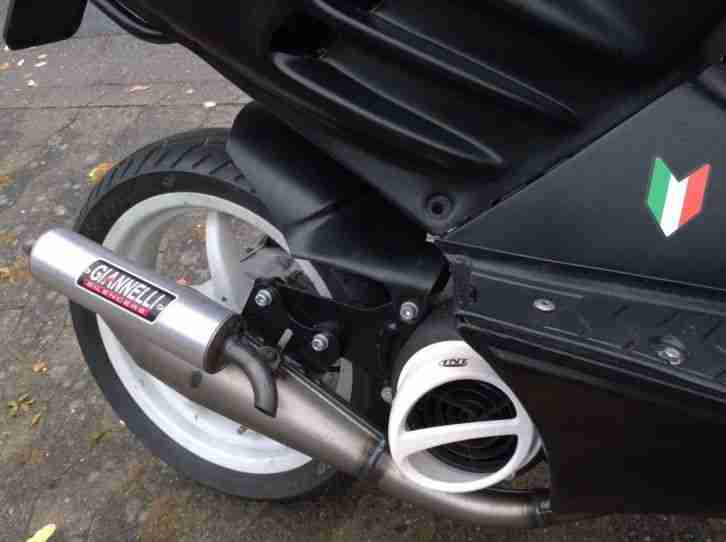 Roller Aprilia SR 50 (Old)