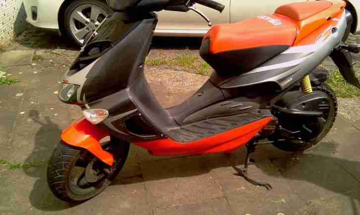 Roller Aprilia SR 50 Street in gutem Zustand und sofort fahrbereit