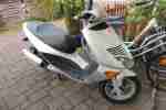 Roller Aprillia Leonardo 125 cm Silber.