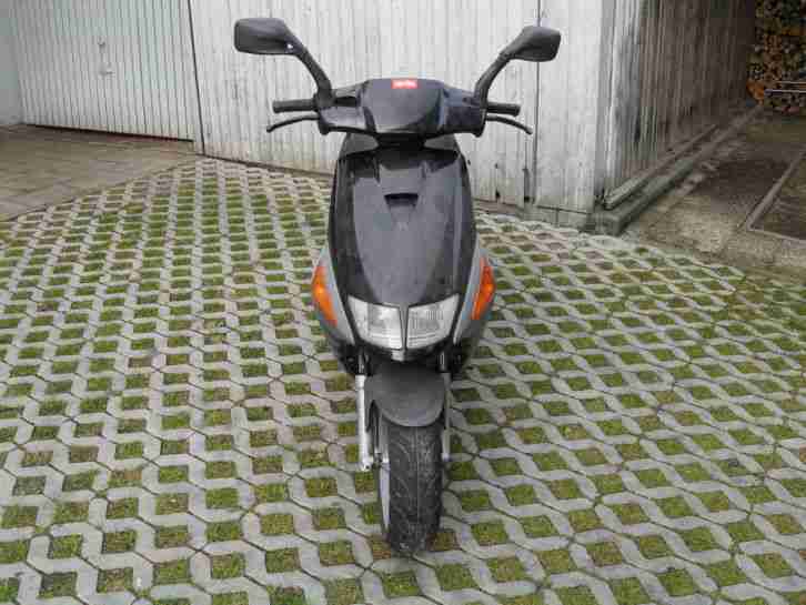 Roller Aprillia SR 50