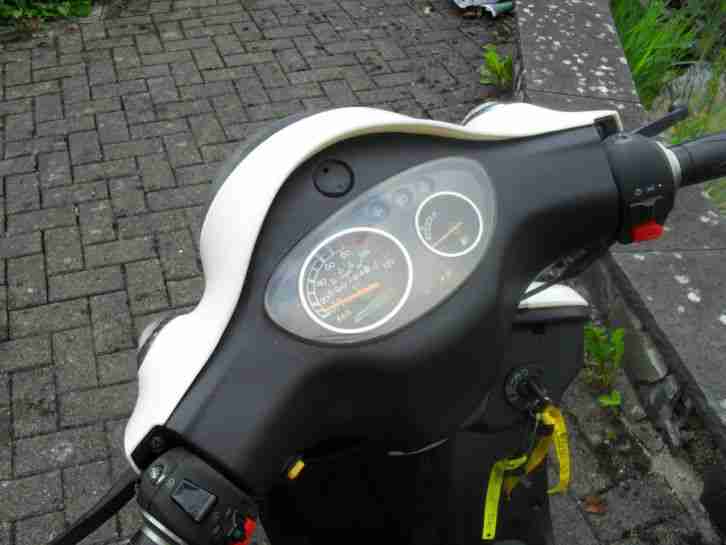 Roller Benzhou YY125T-25L , 125 ccm, LPG , mit zus. Benzintank