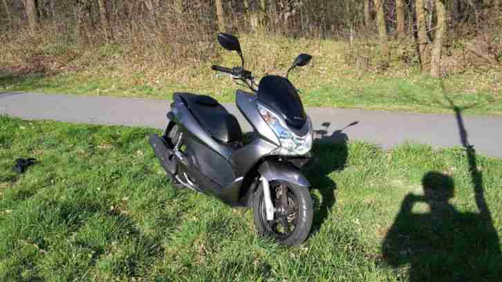 Roller HONDA PCX 125 * EZ 2013 * 7.000 km * topgepflegt * HU und Inspektion NEU