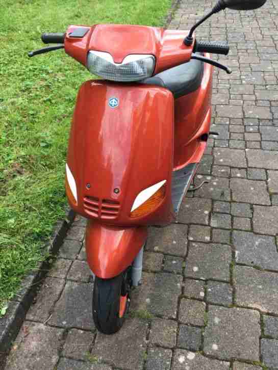 Roller Mofa Piaggio Zip SSL 25