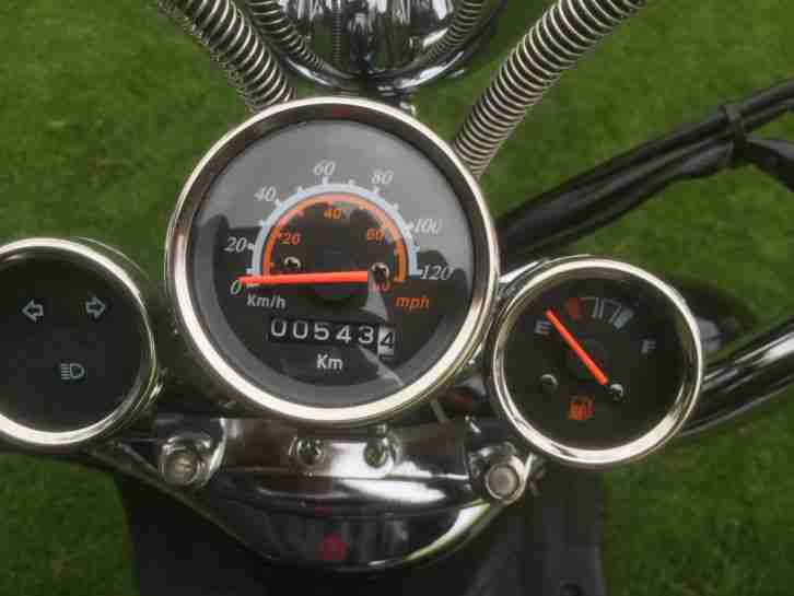 Roller Motorroller Leichtkraftroller Retroroller Benzhou 125, neuwertig