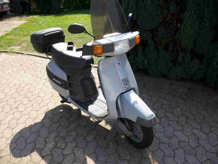 Roller Peugeot SC 50 , nicht fahrbereit , für Bastler , Ersatzteilträger