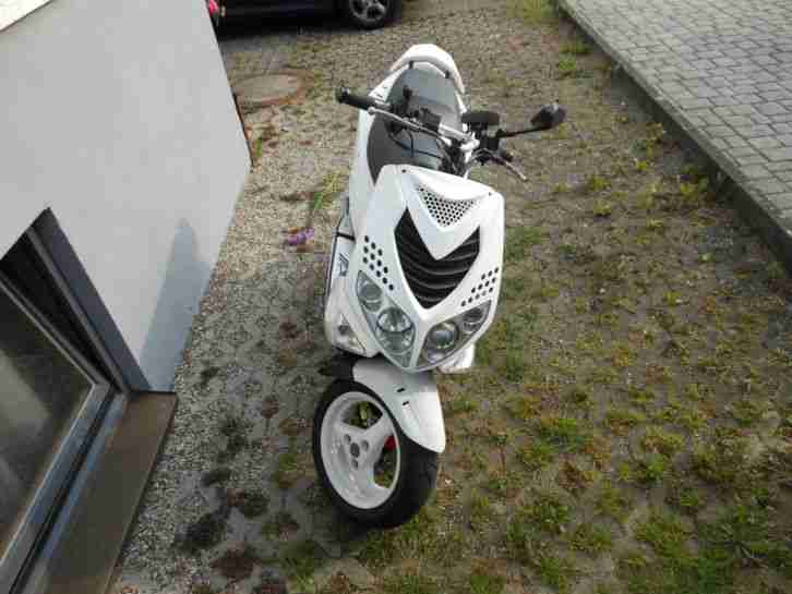 Roller Peugeot Speedfight 2