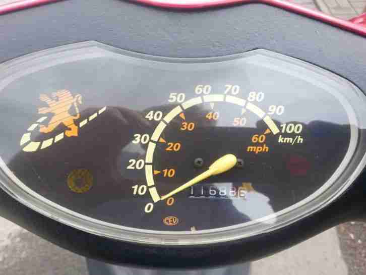 Roller Peugeot Vivacity 50 mit niedriger Sitzhöhe