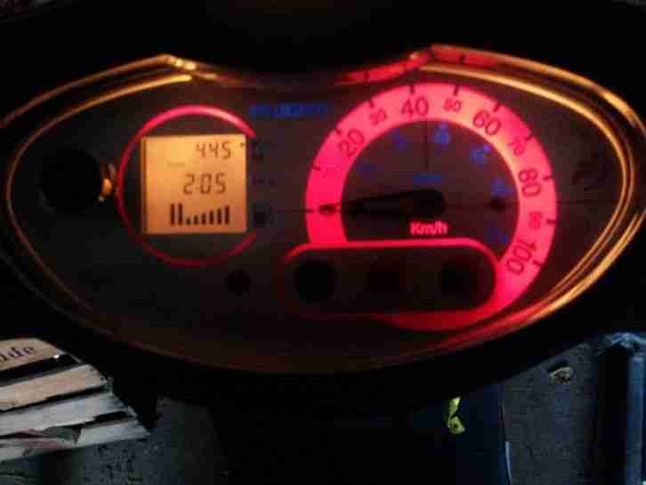 Roller Peugeot Vivacity nur 450 KM original gedrosselt 25 KM