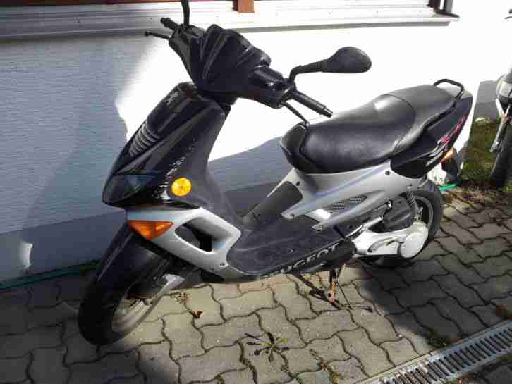 Roller Peugot Speedfight Schwarz silber