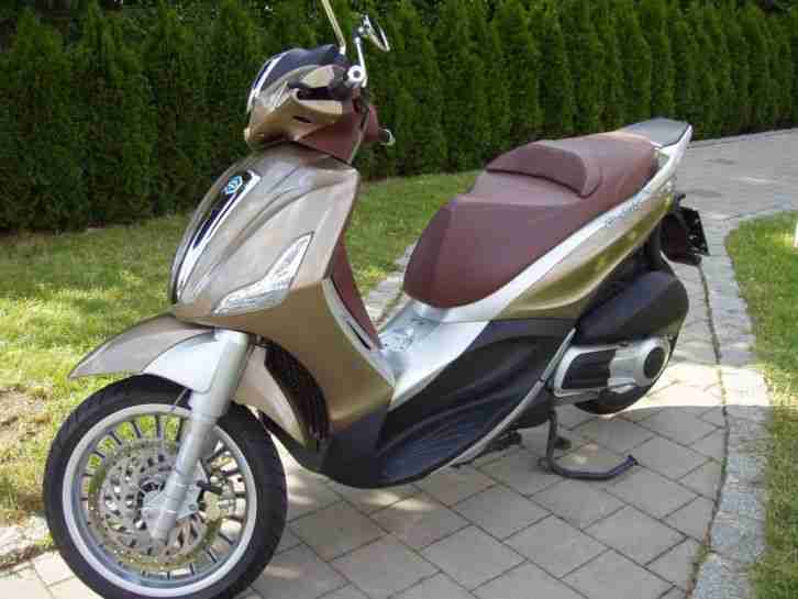 Roller Piaggio Beverly 300 ie 1 Hand Scheckheft Alu Felgen keine Vespa