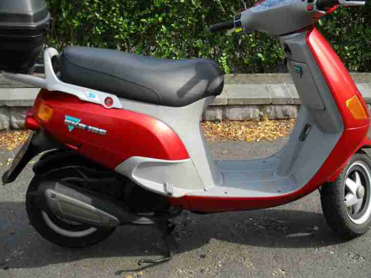 Roller Piaggio SKR 125 13154km 2-Takter 14PS sehr gepflegter Zustand Tüv Neu