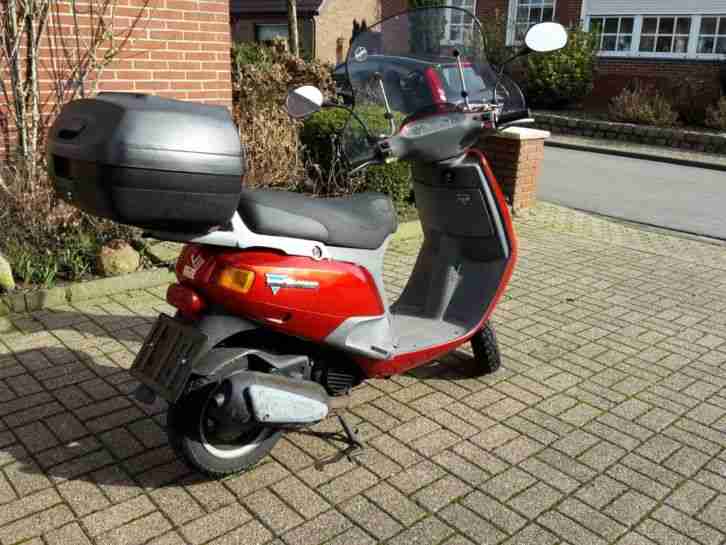 Roller Piaggio SKR 125