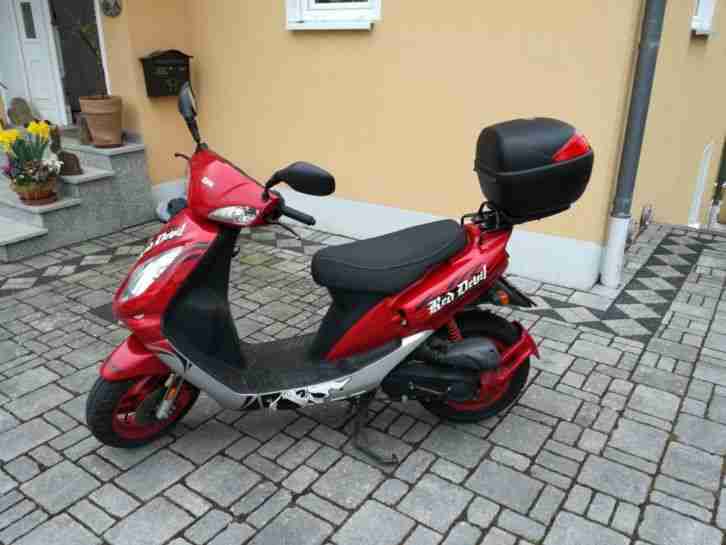 Roller SYM Red Devil 45 KM/H mit Top Case und Abdeckhaube