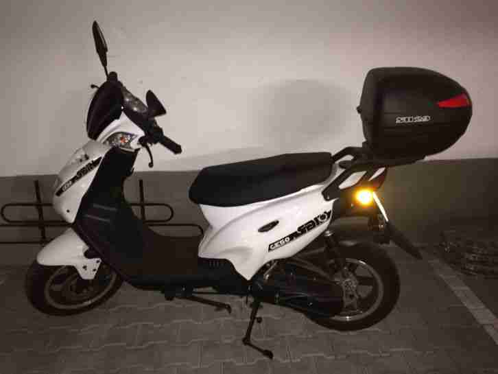 Roller Spin GE 50 Weiß mit Topcase - nur 600km gefahren inkl Vers. bis 02/2016