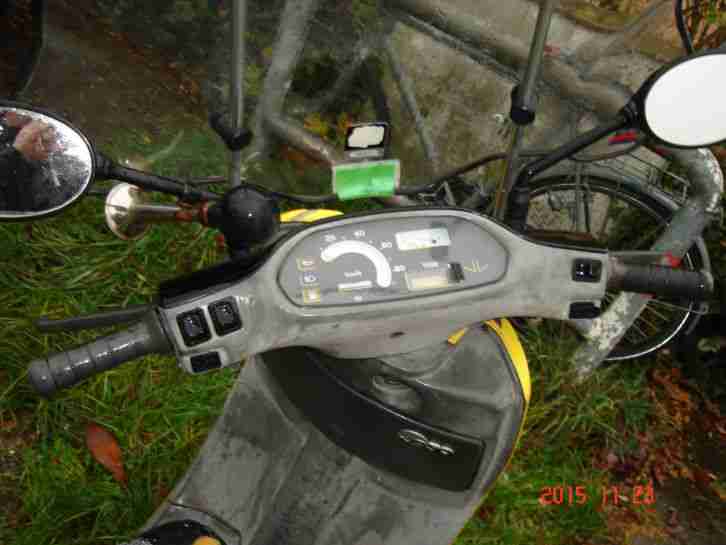 Roller Vespa Piaggio Sfera NSL 50 mit Windschild Gepäckträger Versicherung
