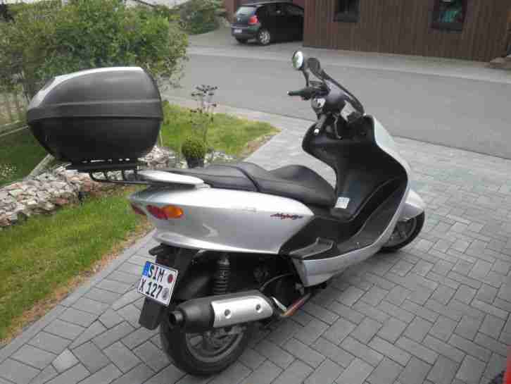Roller YAMAHA YP 125 Majesty TÜV 12 16 Silber guter Zustand