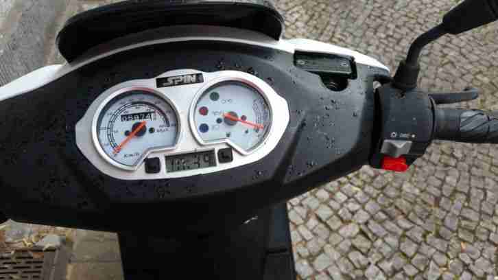 Roller in Top Zustand NUR 6000 km