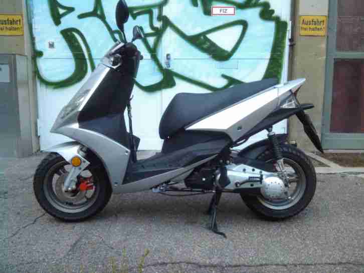 Roller neuwertig 50cc Generic XOR, 500km,