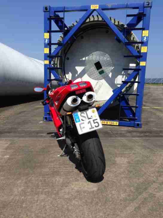 Rote Ducati 748 Monoposto & Biposto in Sahne-Zustand