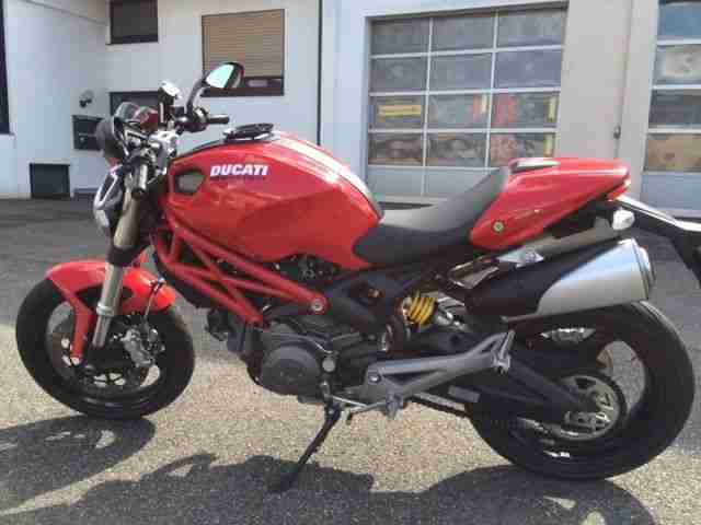Rote Ducati Monster 696 ABS TOP Zustand 1. Hand Scheckheft