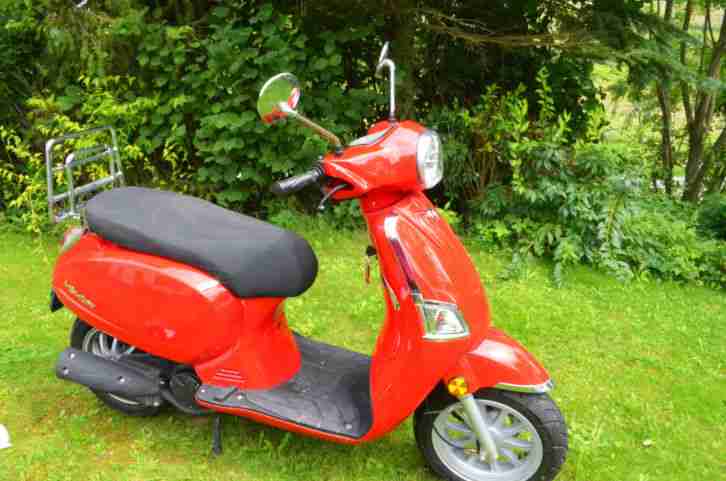 Roter Roller, 50ccm, Memory von Beeline, 8 Monate Werksgarantie, BJ 2013