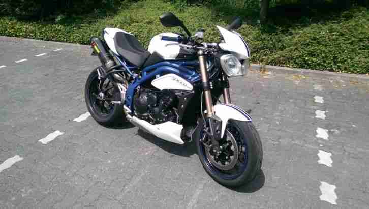 SPEED TRIPLE 1050. BJ13 Acrapovic