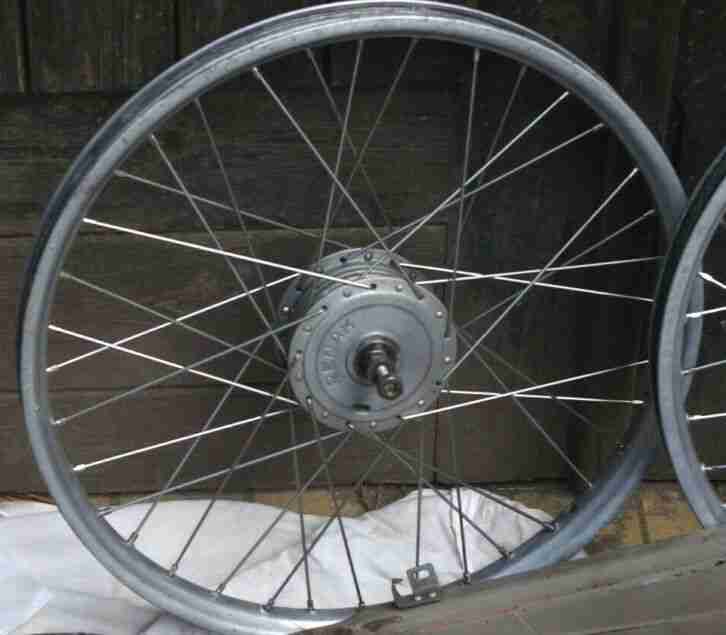 SR 2 zum Wiederaufbau oder Ersatzteile Räder neu eingespeicht 2 Motoren !!!!