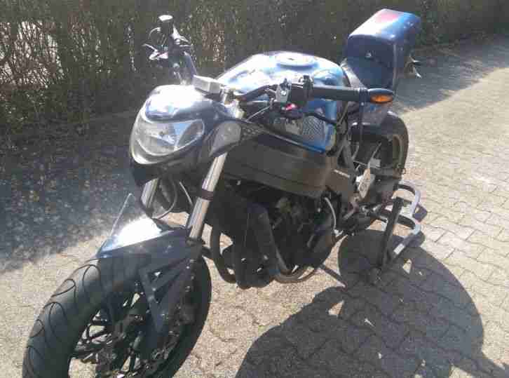 STREETFIGHTER CBR 900 SILVER SURFER