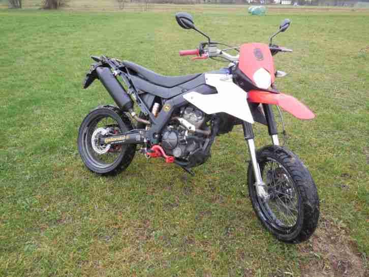 SUPERMOTO DERBI Senda DR 125 4Takt,