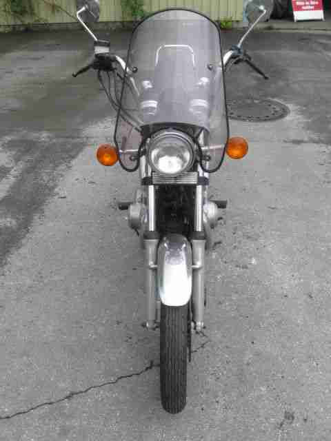 SUZUKI GS 400 L aus 1982 wie abgebildet mit PAPIERE +SCHLÜSSEL der MOTOR DREHT