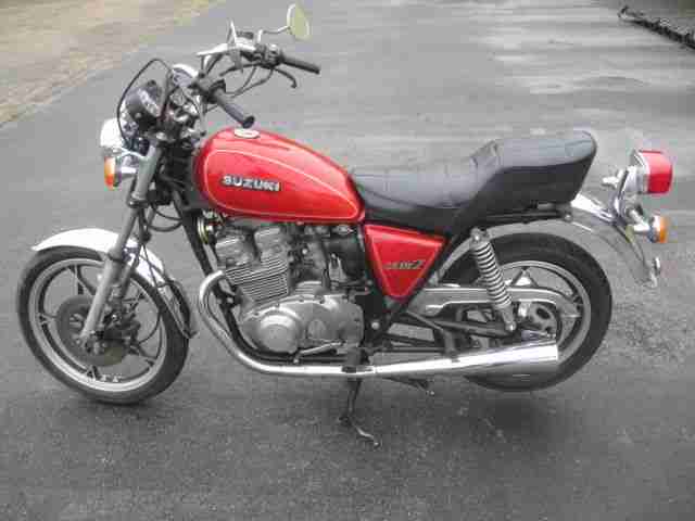 SUZUKI GS 400 L aus 1983 wie abgebildet mit PAPIERE +SCHLÜSSEL der MOTOR DREHT