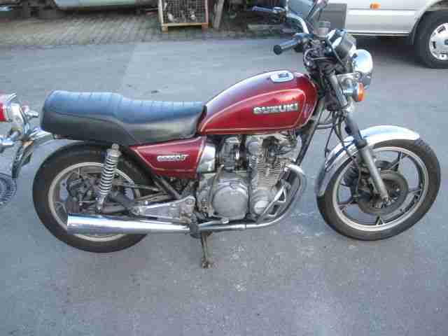 SUZUKI GS 550 E Baujahr 1981 im ORIGINALZUSTEND mit ORIGINALLACK Motor LÄUFT