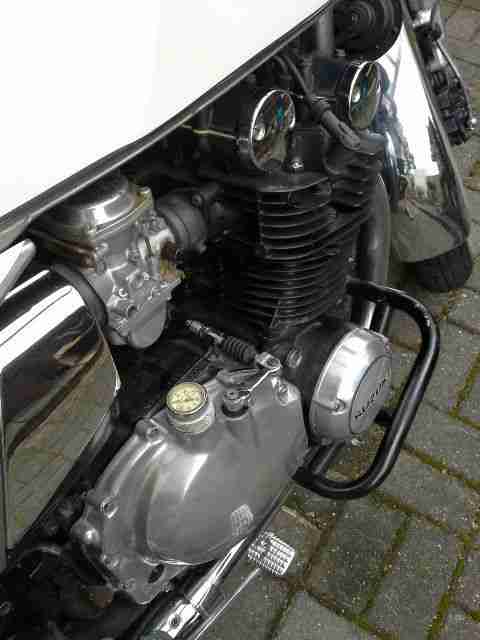 SUZUKI GS850G LIEBHABERSTÜCK TÜV- REIFEN- BATTERIE NEU GS72A Stahlflex