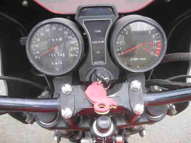 SUZUKI GSX 1100 E aus 1982 imOriginallack wie abgebildet mit Deutschen Papieren