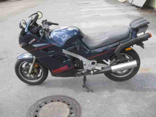 SUZUKI GSX 1100 F aus 1988 LÄUFT und FÄHRT aus 2 Hand alle Deutschen Papiere