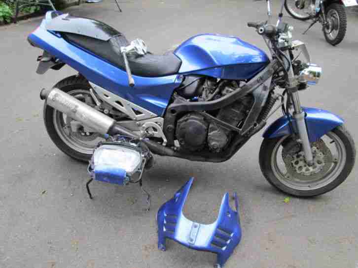 SUZUKI GSX 750 F an Bastler als Teilespender