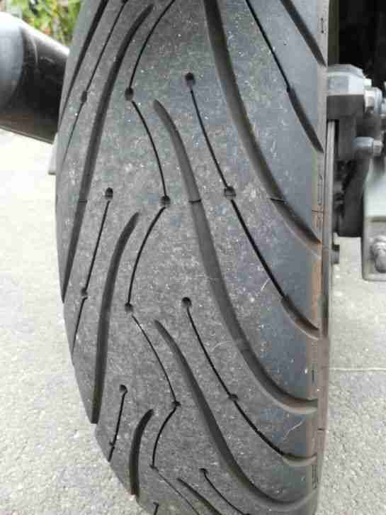 SUZUKI GSX 750F wenig Kilometer