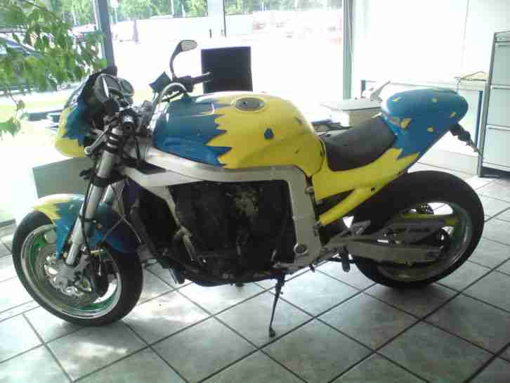 GSX R 1100W Streetfighter