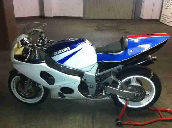 SUZUKI GSX R 750 RENNSTRECKENUMBAU 35939 KM