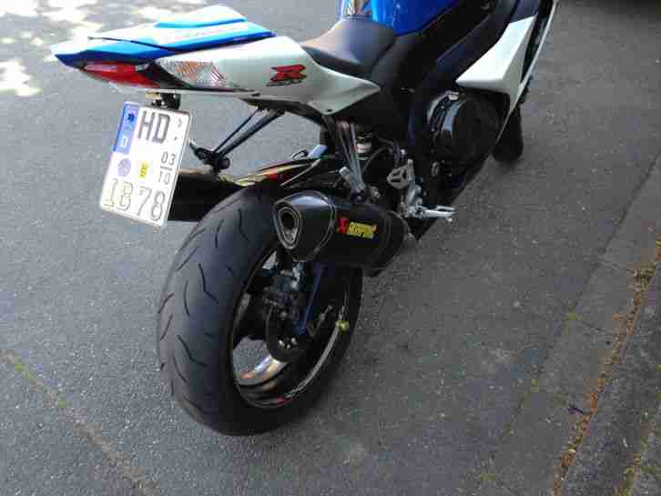 SUZUKI GSX-R1000 (Mod. 2011) mit sehr viel Original Zubehör, Akrapovic,Carbon