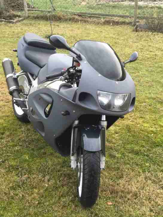 SUZUKI GSXR 600 SRAD TOP ZUSTAND