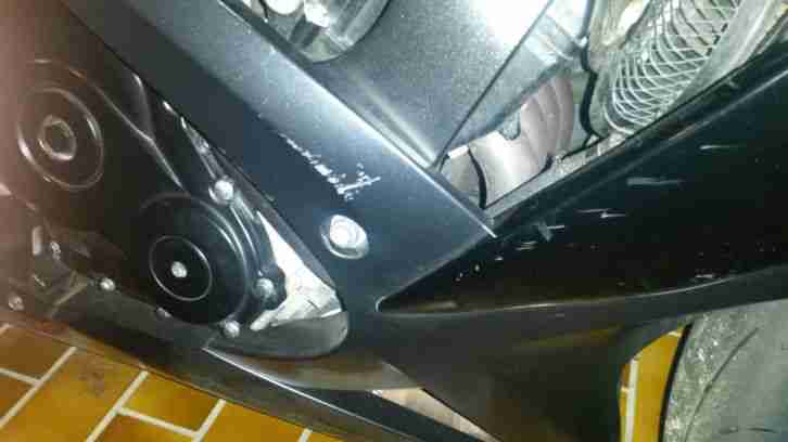 SUZUKI-GSXR-750-K9 Straße/Rennstrecke