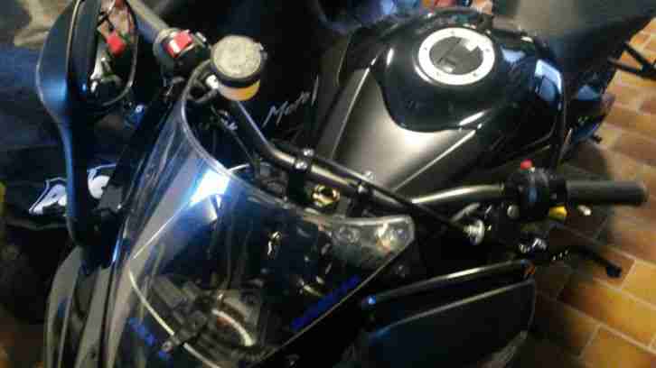 SUZUKI-GSXR-750-K9 Straße/Rennstrecke