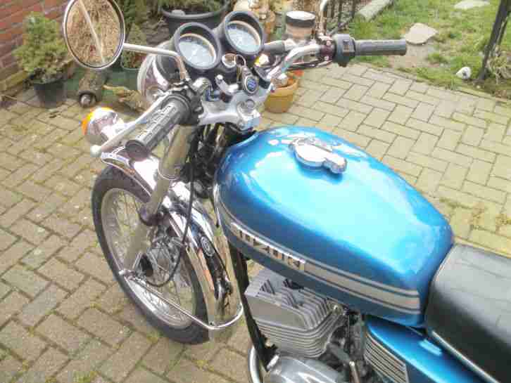 SUZUKI GT 250 Bj.74 TOP ZUSTAND